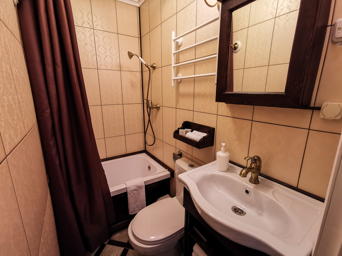 Ванная комната небольшая, но очень продумана, комфортна и практична.